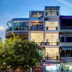 Riverside Suites 