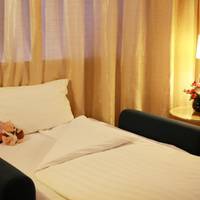 Jing Lun Hotel 