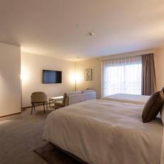 5th Hotel 
