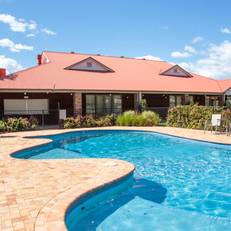 Nepean Shores Riverside Resort & Conference Centre