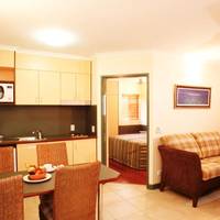 Bay Village Tropical Retreat & Apartments
