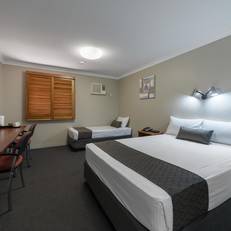 Cosmopolitan Motel & Serviced Apartments