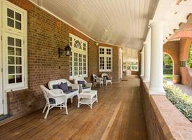 Petersons Armidale Winery and Guesthouse