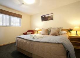 Clearbrook Motel & Serviced Apartments 