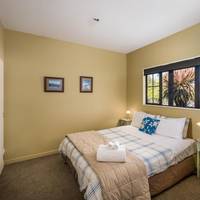Criffel Peak View Bed & Breakfast 