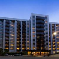 Waldorf Stadium Apartments Hotel 