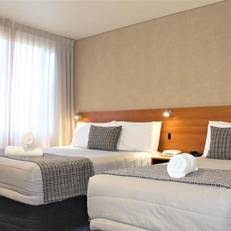 Ventura Inn & Suites Hamilton 