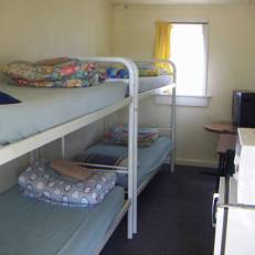 Camellia Court Family Motel 