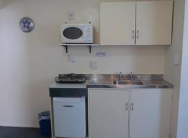 Camellia Court Family Motel 