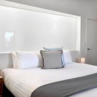 Sullivans Cove Apartments