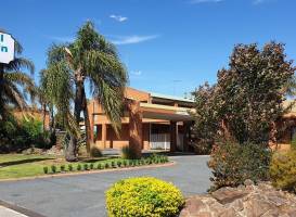 Crystal Fountain Motel