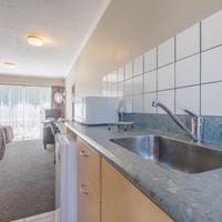Manuka Crescent Motel 