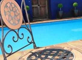Aaron Court Motor Inn 