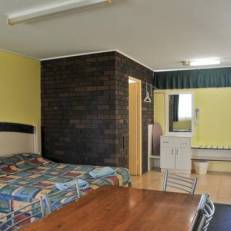 Town Lodge Motor Inn