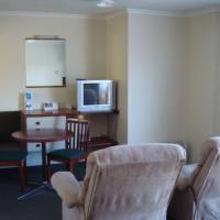 Courtesy Court Motel 