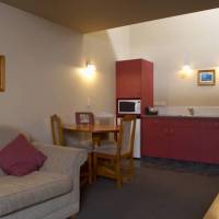 Balmoral Lodge Motel 