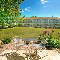 Bathurst Apartments