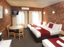 Courtyard Motor Inn