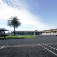 Golden Palms Motel