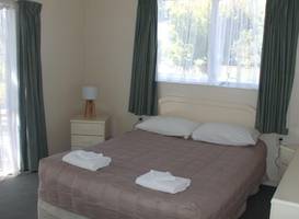 Acorn Estate Motel 