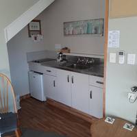 Cottage Mews Motel 