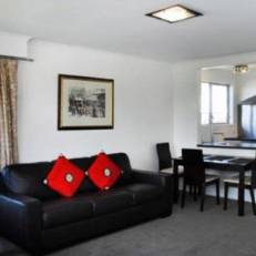 Roslyn Apartments 