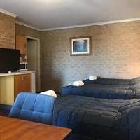 Cedar Lodge Motel
