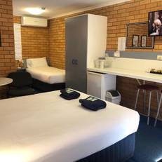 Bosuns Inn Motel 