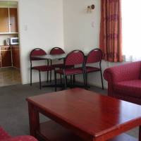 Willowbank Motel 