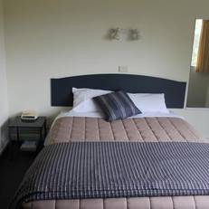 Bay Court Motel 