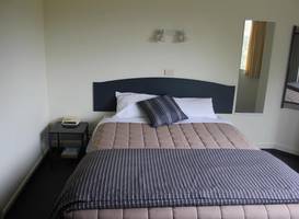 Bay Court Motel 