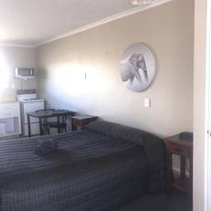 Avenue Motel 