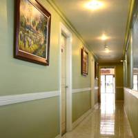 Royale House Travel Inn and Suites 