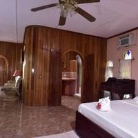 Banana Bank Lodge & Jungle Horseback Adventures 