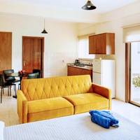 Follow The Sun Hotel Apartments 