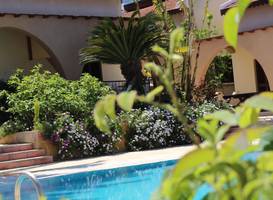 Five Fingers Holiday Bungalows 