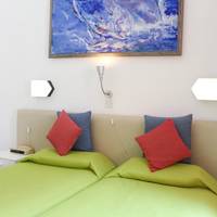 Kiniras Hotel & Restaurant 