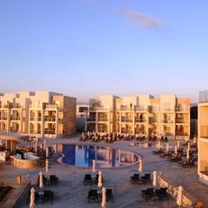 Amphora Hotel & Suites 