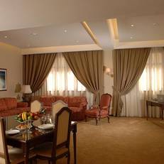 Etoile Suites Hotel 