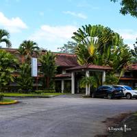 Albrook Inn 