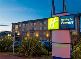 Holiday Inn Express Cardiff Bay 