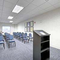 Holiday Inn Express Airport Calgary 