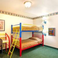Holiday Inn Express Hotel & Suites Milwaukee Airport 
