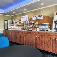 Holiday Inn Express Detroit-Birmingham 