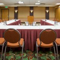Holiday Inn Bloomington Airport 