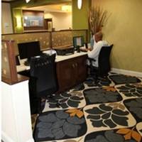 Holiday Inn Express & Suites Huntsville Airport 