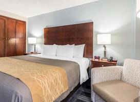 Holiday Inn Express Hotel & Suites Omaha - Southwest 