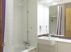 Premier Inn Dundee West 