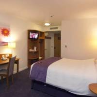 Premier Inn Swansea North 