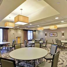 DoubleTree by Hilton Baton Rouge 